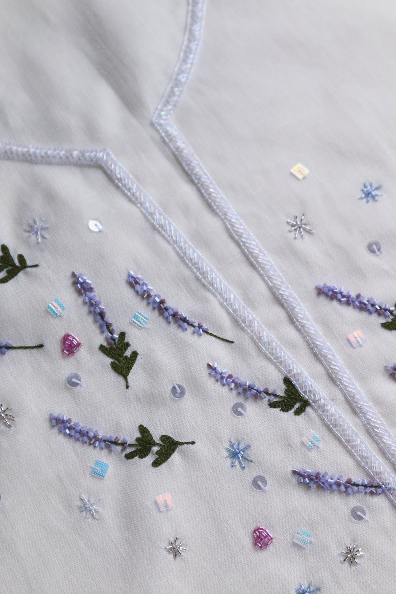 Dancing Lavender, Off White, delivery within 3 days