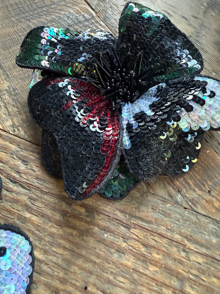 Flower Brooch in The UAE’s National Flag Colors (5.5 inch)