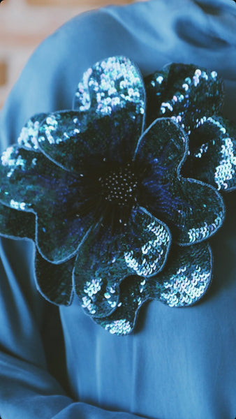 Flower Brooch in The UAE’s National Flag Colors (5.5 inch)