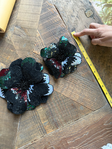 Flower Brooch in The UAE’s National Flag Colors (5.5 inch)