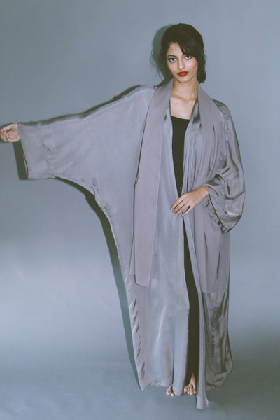 Kamsa خمسه Abaya, in Greige or Black