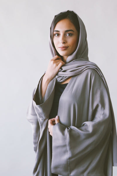 Kamsa خمسه Abaya, in Greige or Black