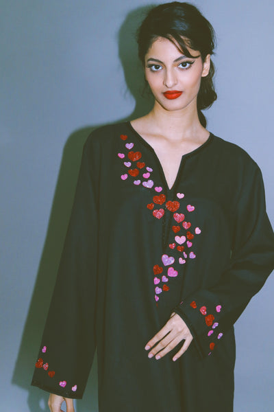 Dancing Hearts, Organic Black Linen, delivery within 3 days