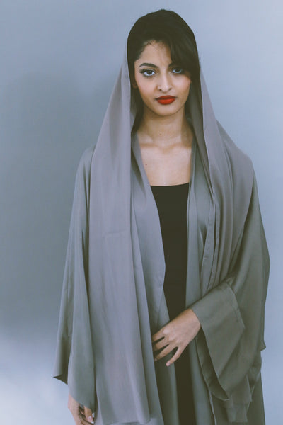 Kamsa خمسه Abaya, in Greige or Black